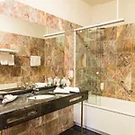 מלון Parkhotel 4*