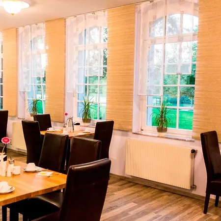 Parkhotel Otel Altenburg